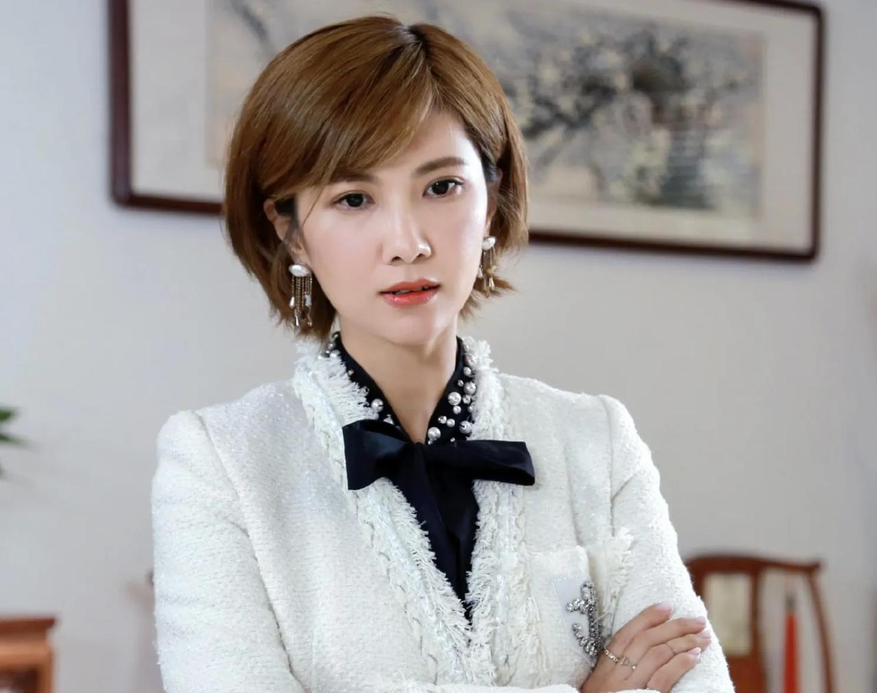 80后最漂亮女演员边潇潇，气质不输景甜宋佳为什么好久不拍戏了说起边潇潇，年轻些