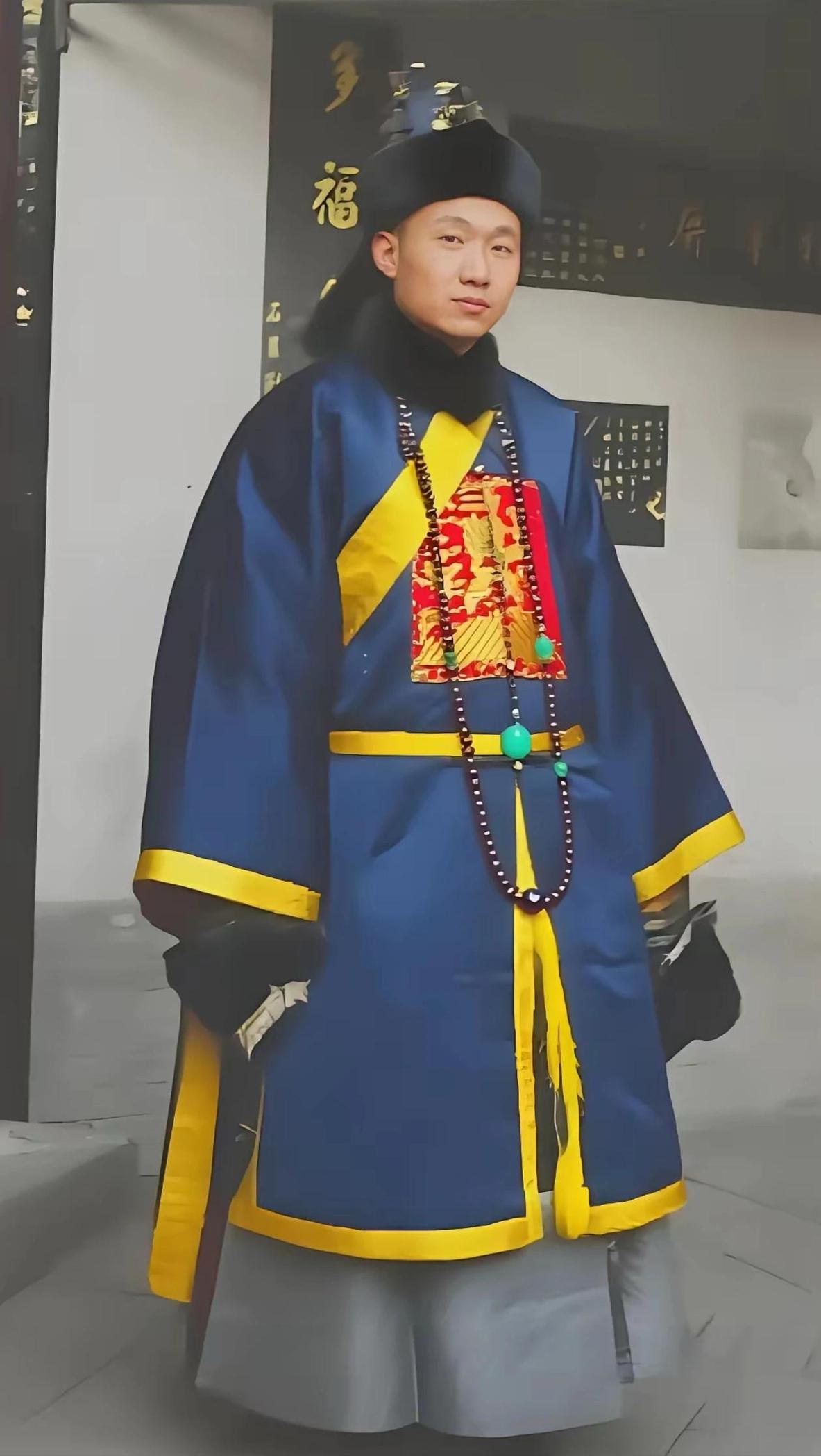 这是孔祥熙刚从美国留学归来时的真实留影，都看看吧，这可不是演员扮演的。照片拍