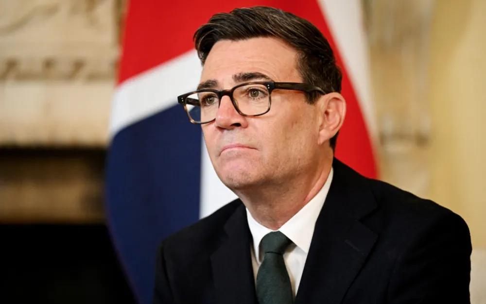 “英国又闹大笑话了！”特朗普一句“愿见爱尔兰统一”，英国刚吵起来；紧接着，牛津郡