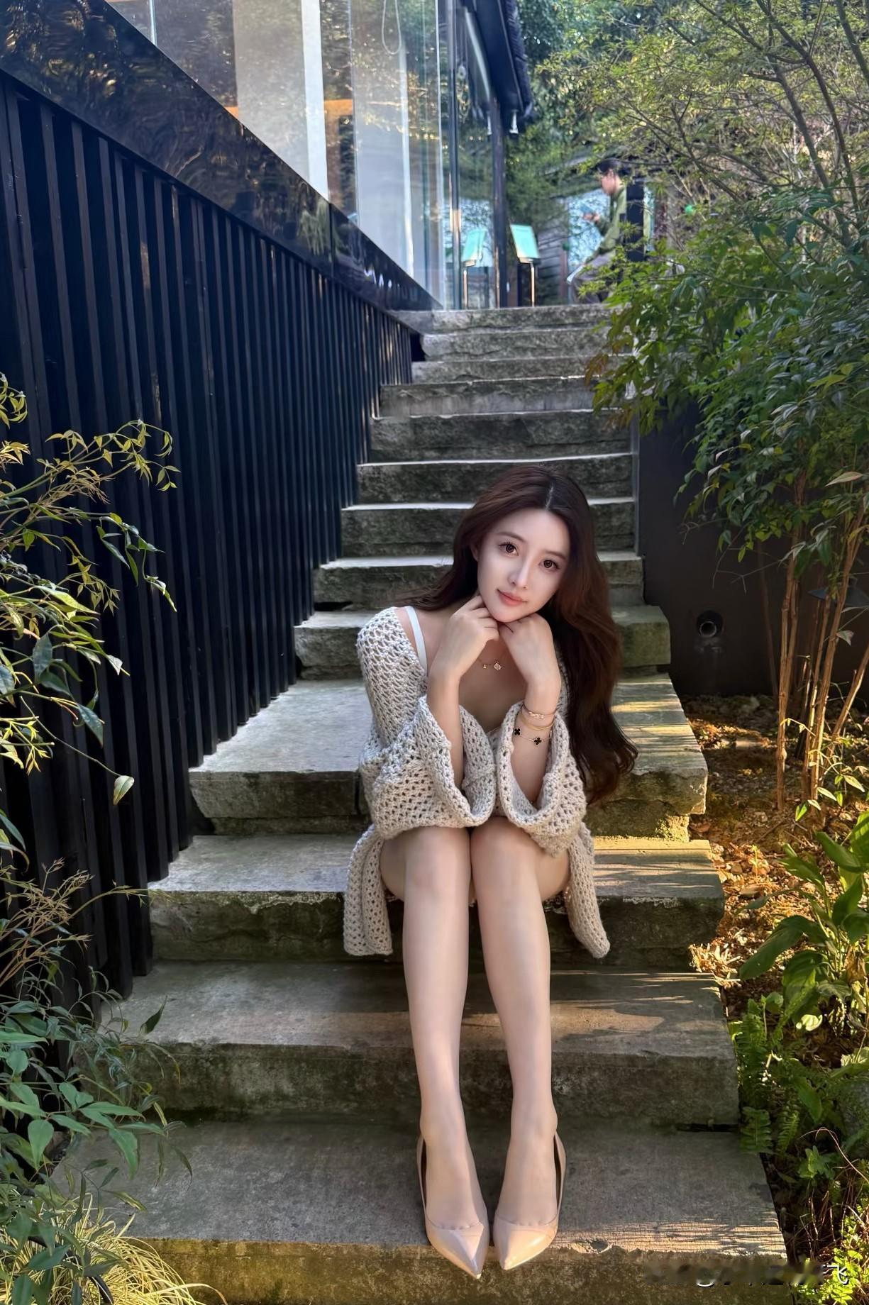 空姐不飞的时候[比心]5月，经历了小长假的忙碌，公司的复训。终于迎来难得