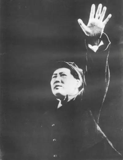 主席说的话，任何年代永不过时——————第一句：枪杆子里面出政权。第二句：