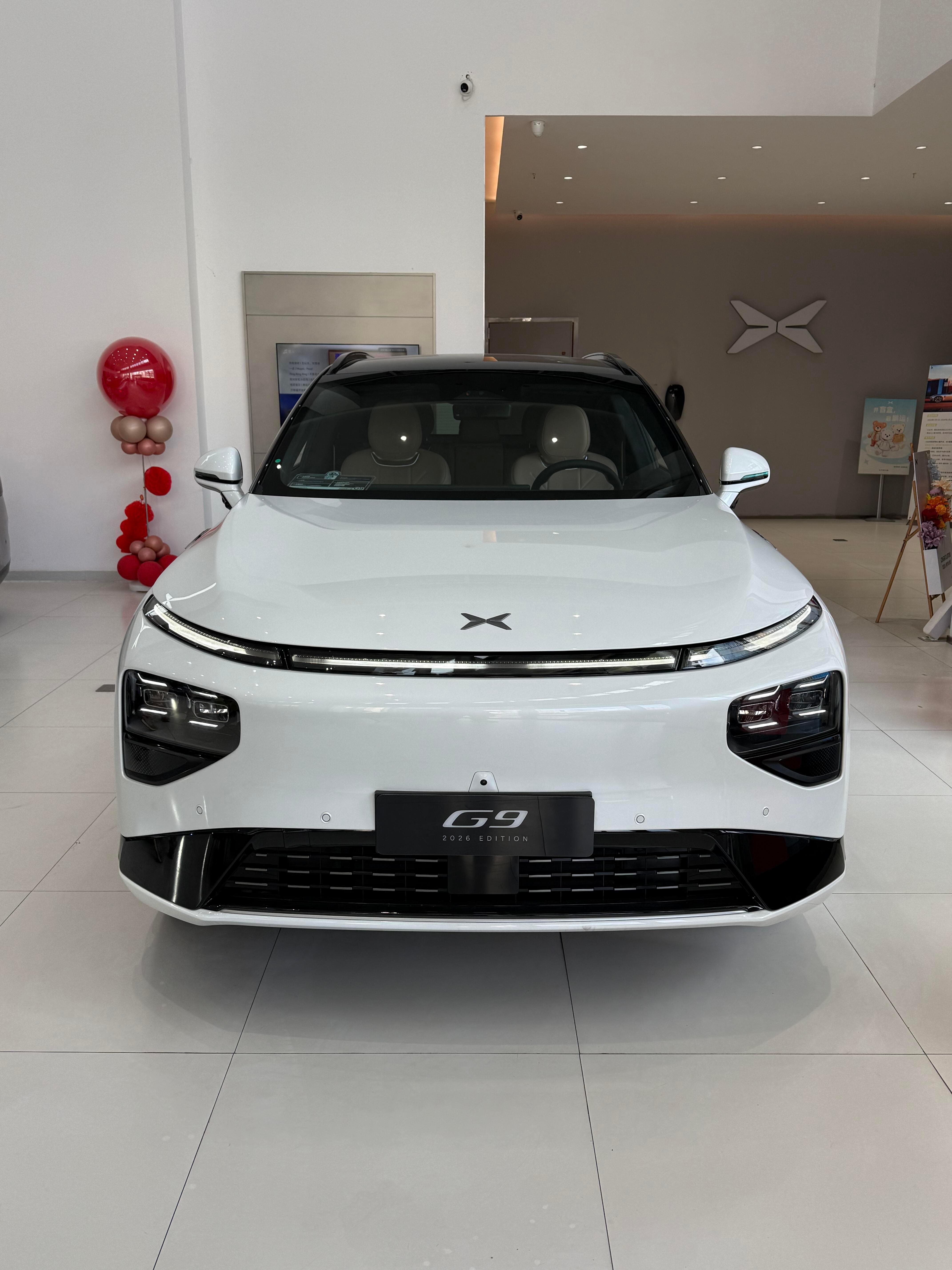 充电速度没得说，一杯咖啡时间能充不少，这次全系都配了空气悬架，坐起来更舒服了。