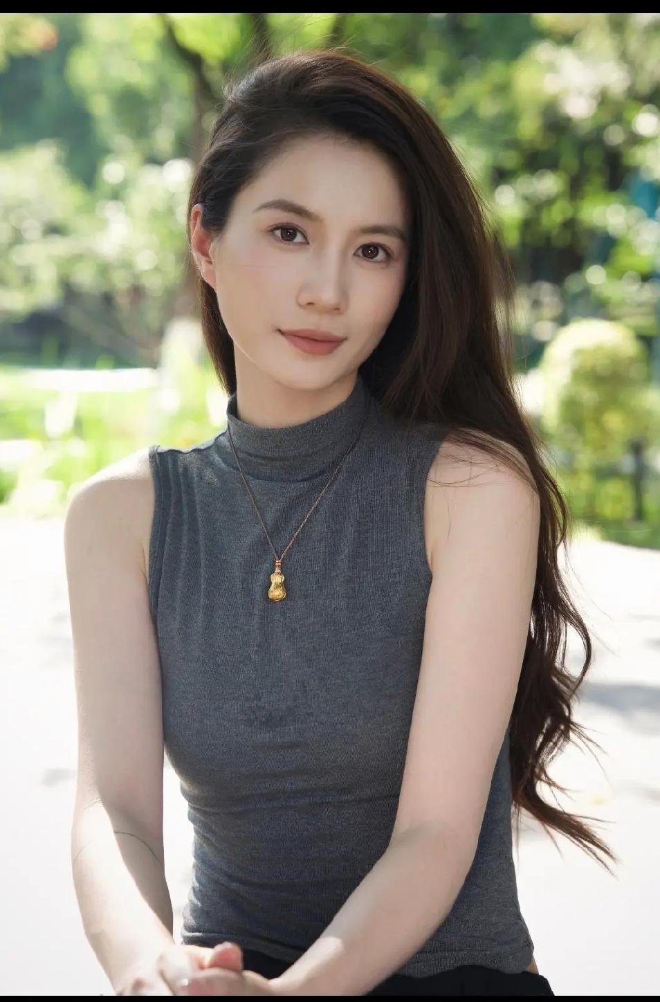 江南美女，温婉如玉。