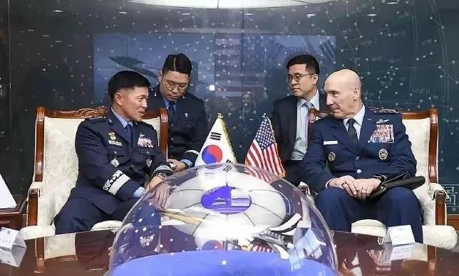 韩国到底有多惨，稀土战略太精妙了！一切都晚了，美国被反制的头破血流，无力反击，