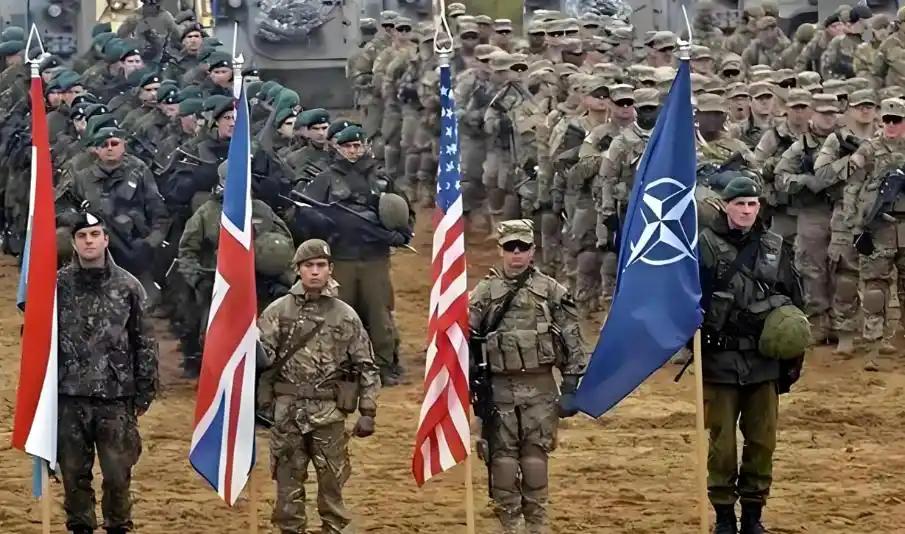 武契奇说欧洲正准备和俄罗斯开战，马克龙临时访问英国，和英国首相密谈几个小时后，共