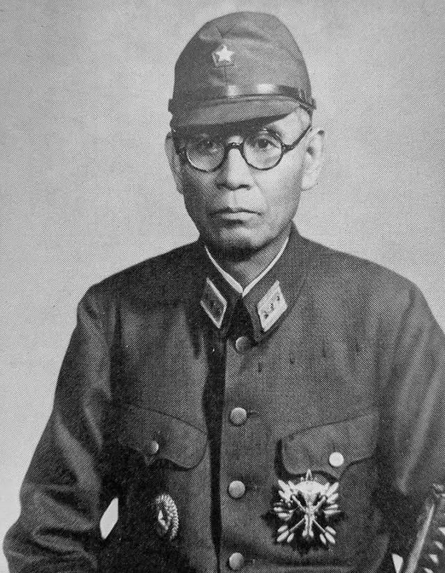 1942年，一孕妇将临产，不料却被日军抓住，没人性的日军，剥光她的衣服，将她押到