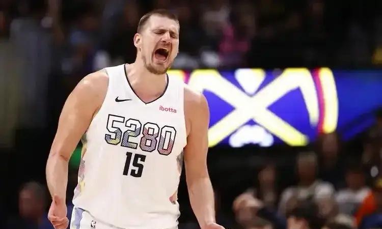 满打满算，NBA现役，能够单换约基奇的球员，仅有以下三位：1、亚历山大超越