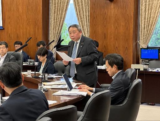 日本参议员、汉奸石平昨晚（6月25日晚）写道：“今天，我在参议院外交防卫委员会提