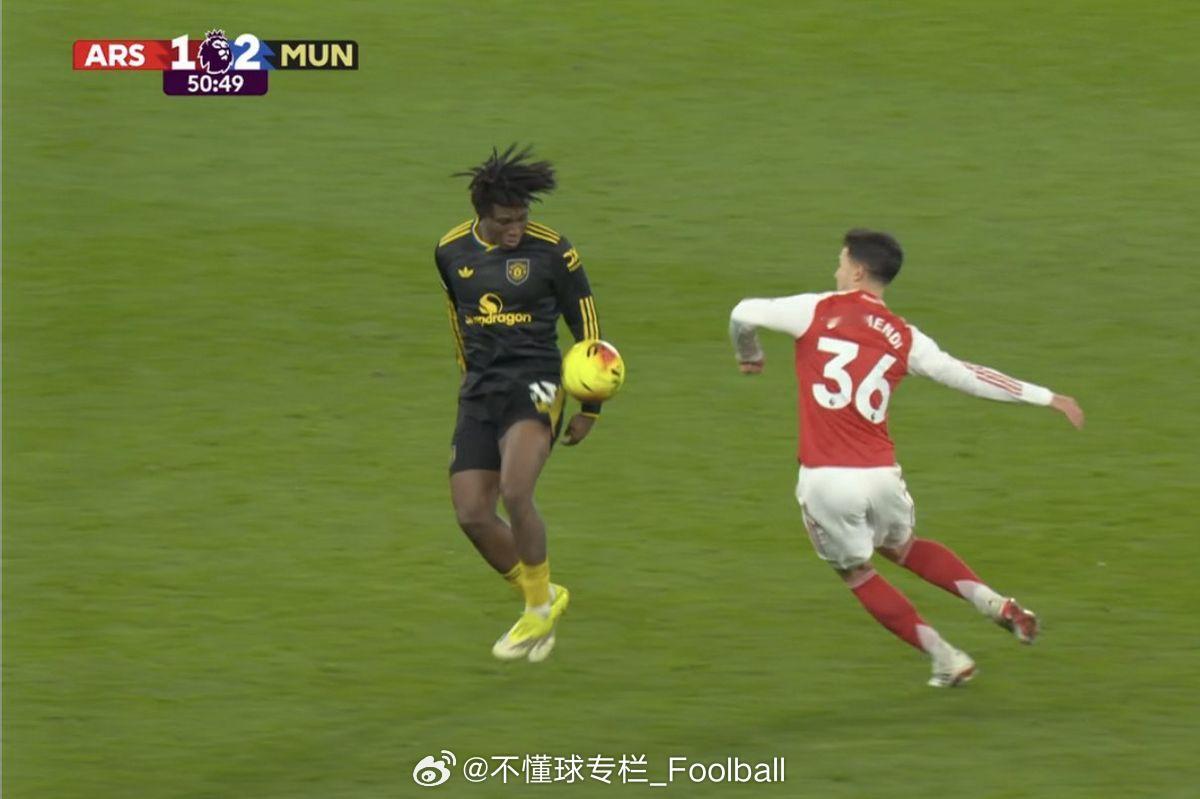 关于多尔古的世界波前的手球嫌疑，迈克·迪恩在天空体育的直播间里解释了一下：他转述