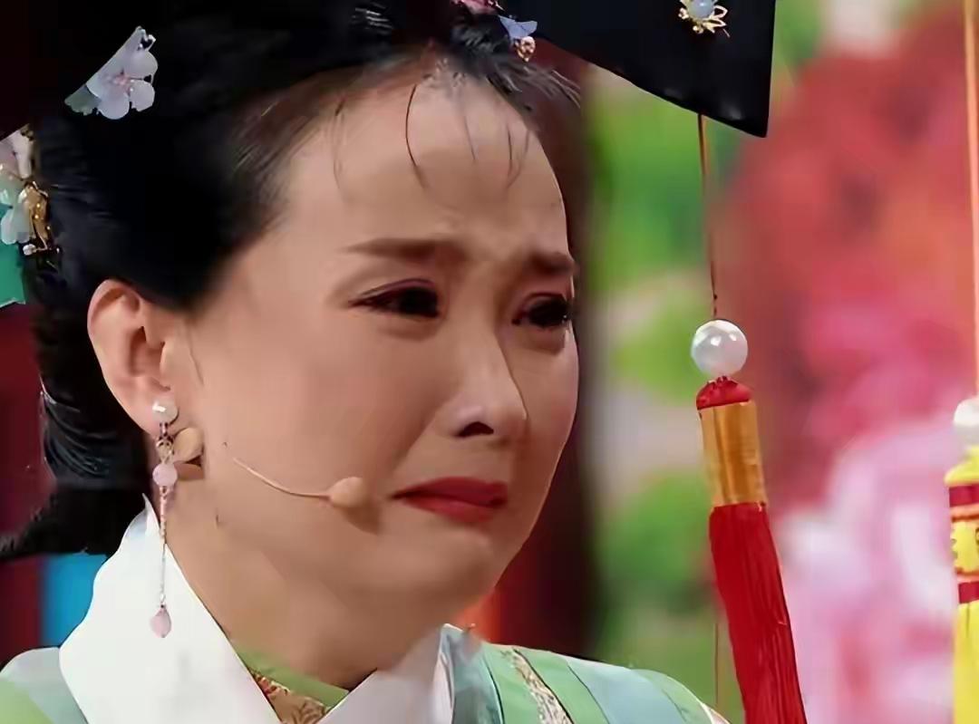 一张照片证明，选孩子，比选老公重要的多。同样的三个人，同样的行李箱。一模一样的