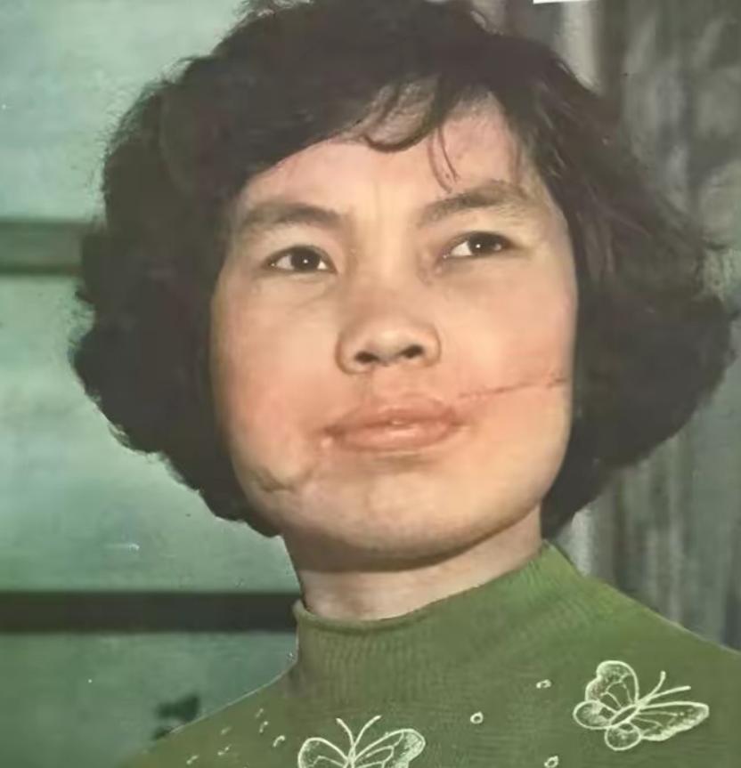 1959年，一位少女睡觉时，6名男子突然闯入，将她残忍折磨，然而女孩的反应令