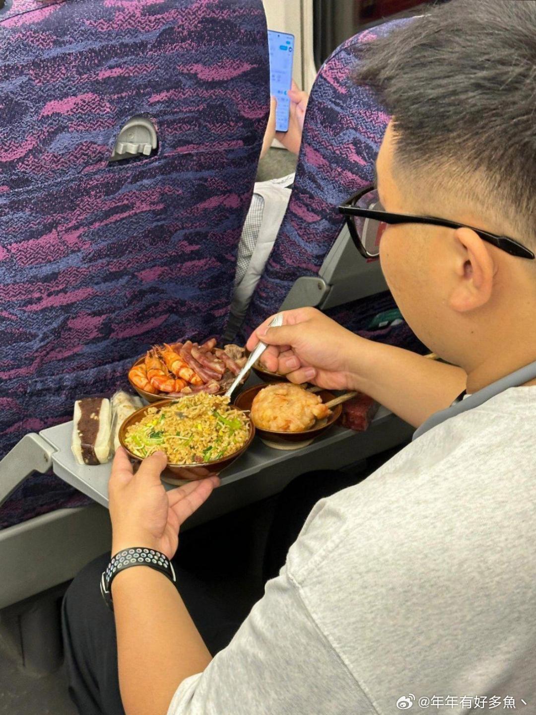 怎么带上去的，这可是高铁啊