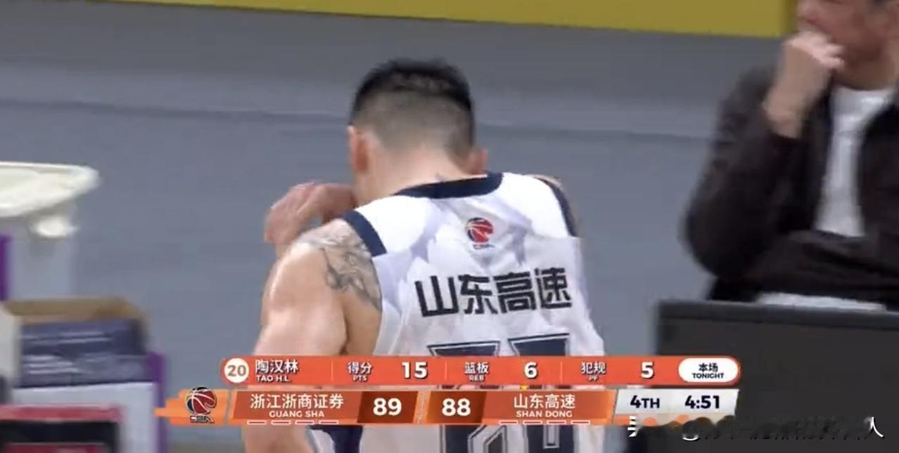 奇葩高速男篮97:103输广厦！高速男篮是一支神奇的球队！他即能和冠军球队广厦