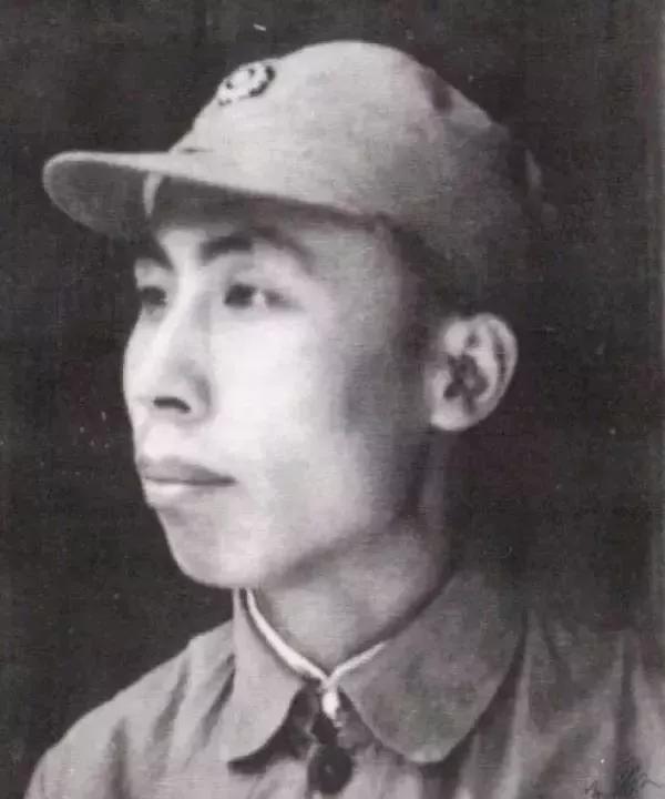 1954年，两名犹太商人想把原子弹的浓缩铀卖给我国，周总理立即找来一位科学家验货