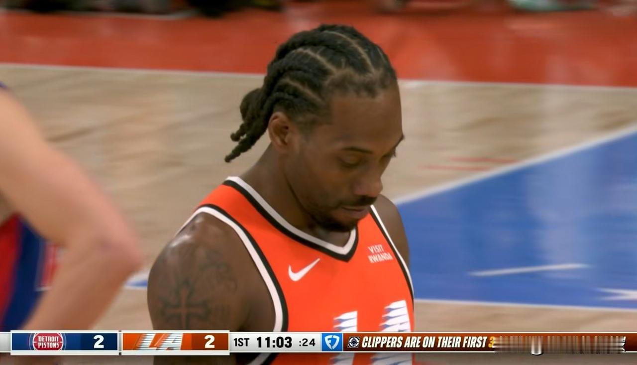 我必须要大肆称赞一下快船巨星伦纳德！在今天快船主场迎战活塞的比赛中，目前双方的第