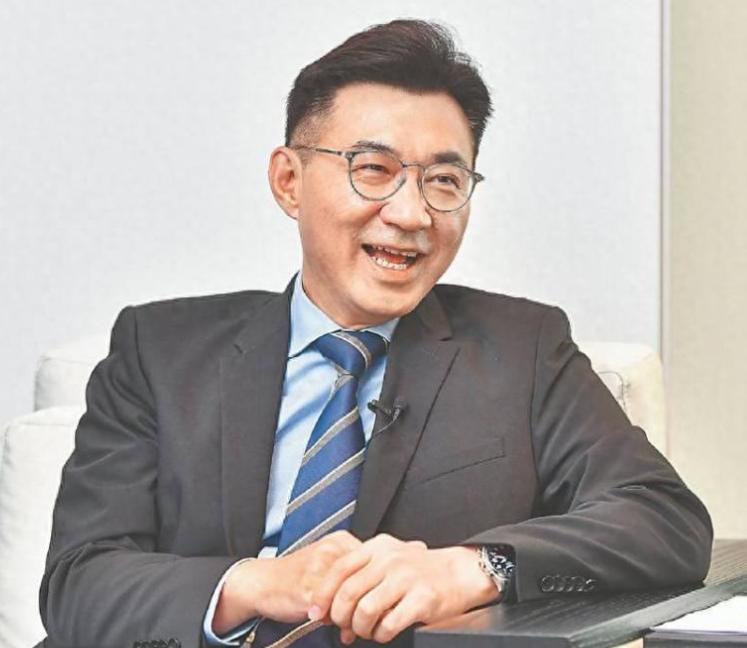 想选台中市长？江启臣再和稀泥就完了，没人会支持他！江启臣的声音很突出。