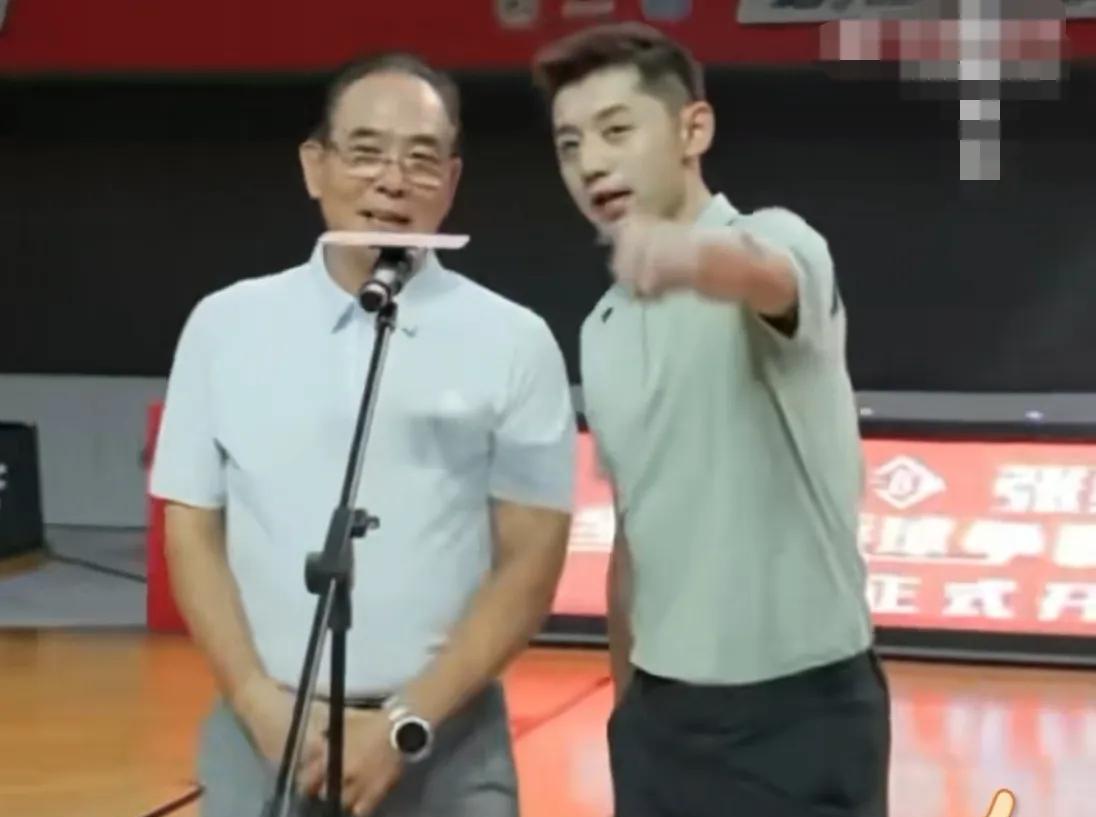 张继科不走寻常路，不在家乡山东体育谋个一官半职，看清楚人生悲欢，远走他乡，进行二