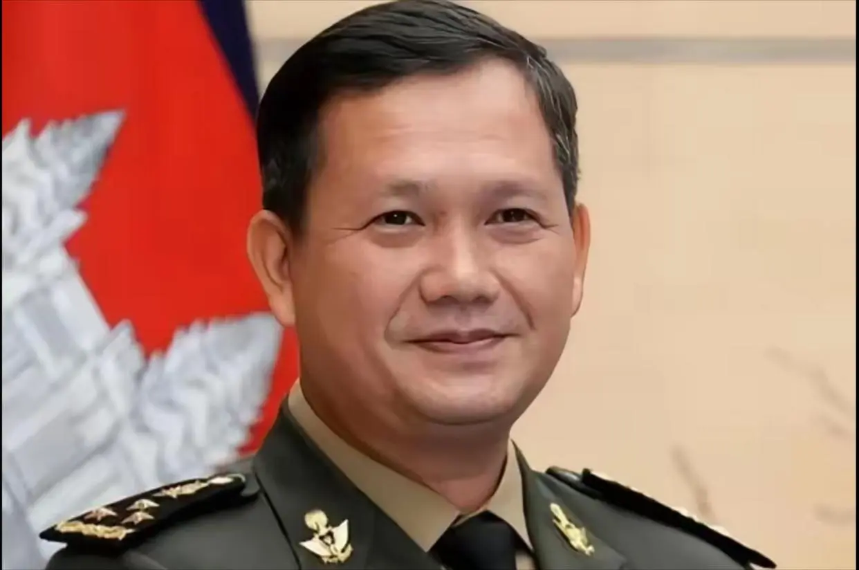 洪马内该彻底醒了吧？24日泰柬交火，泰国罕见出动6架F-16，把柬埔寨两