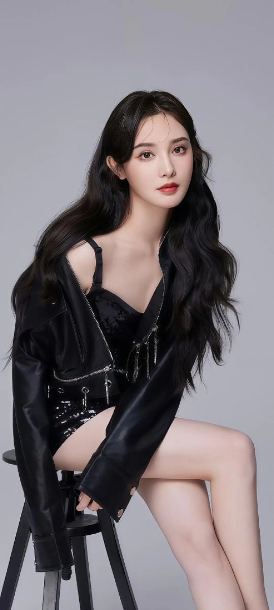 彭小苒顶级魅魔说彭小苒是顶级魅魔没人反驳吧！她真的是长在审美点上的天选美人，一双