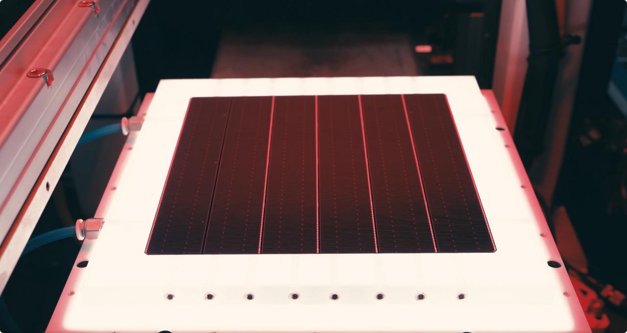 全新特斯拉太阳能电池板及特斯拉电池板支架现已上市太阳能电池板–420瓦