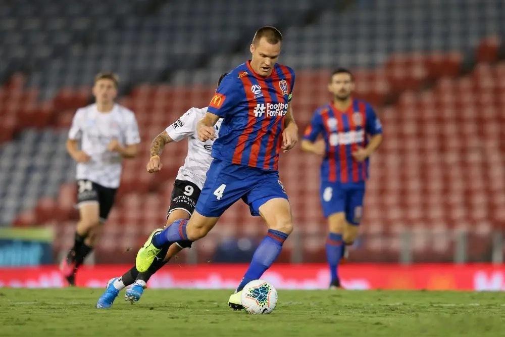 周六赛事推荐：纽卡斯尔喷气机vs布里斯班狮吼假象：表面上看，全球都在降主胜，