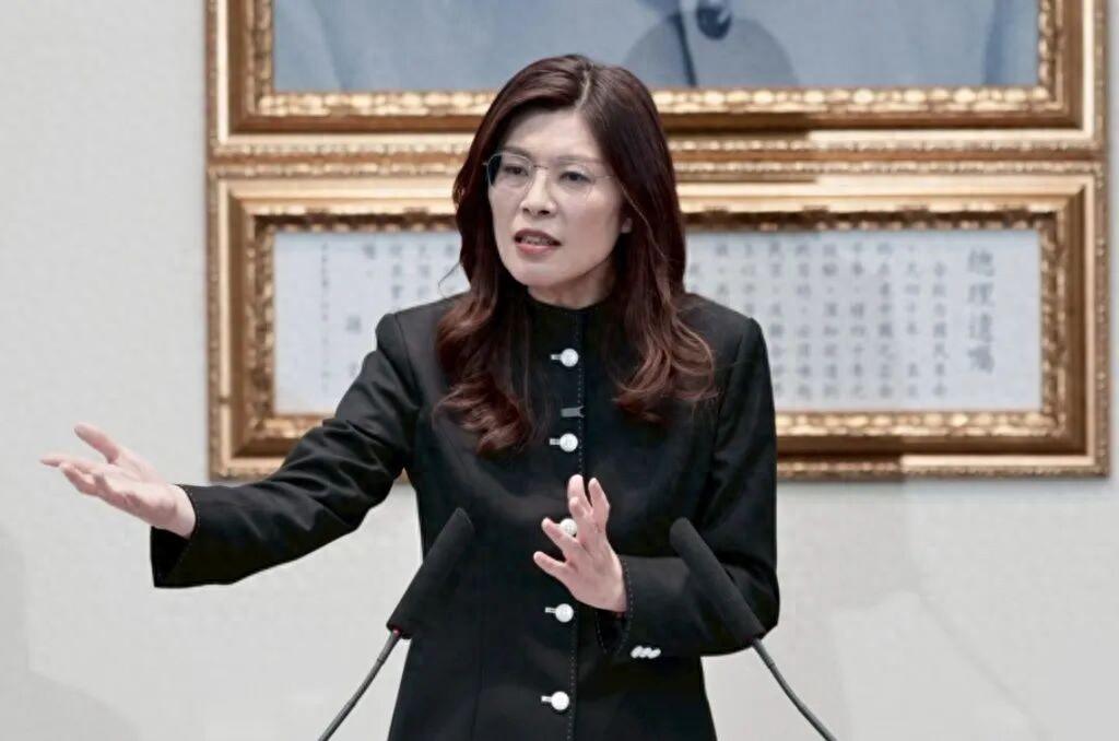 特朗普访华消息一出，郑丽文就迫不及待，向美国提出了一个要求特朗普即将访华的消
