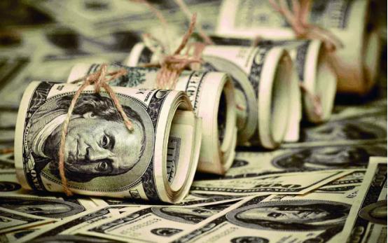 美国欠中国钱，给中国打了欠条，现在中国让美国还钱，美国还不起，中国把这个欠条卖给