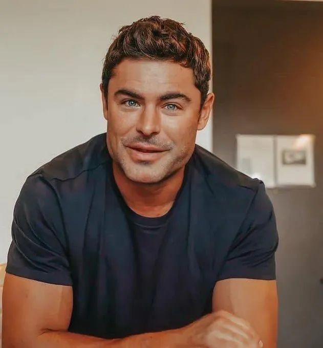 前两年，男星ZacEfron（扎克·埃夫隆）因一张截图而遭受全网质疑。图片中