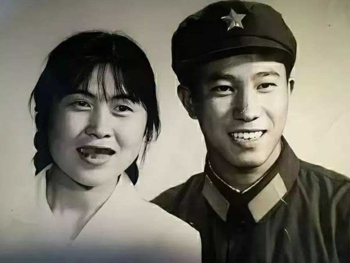 1971年，北京知青邵东平娶了地主家的女儿，洞房花烛夜，新娘问他：“东平哥，我家