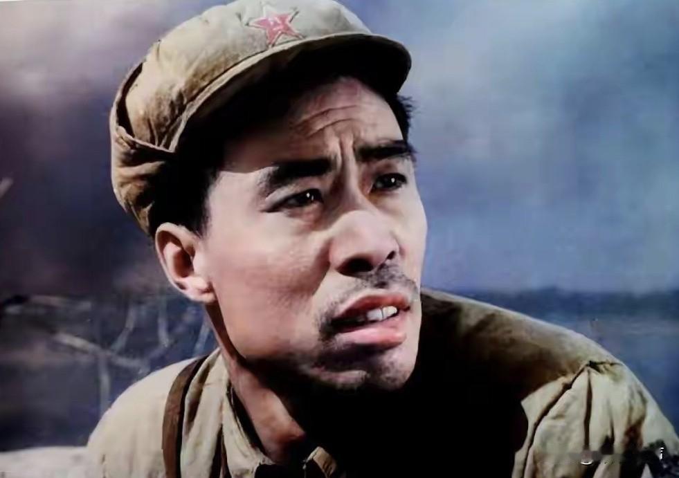 1922年，他出生在河北深泽，1938年考入了冀中抗战学院，毕业后留校进入宣