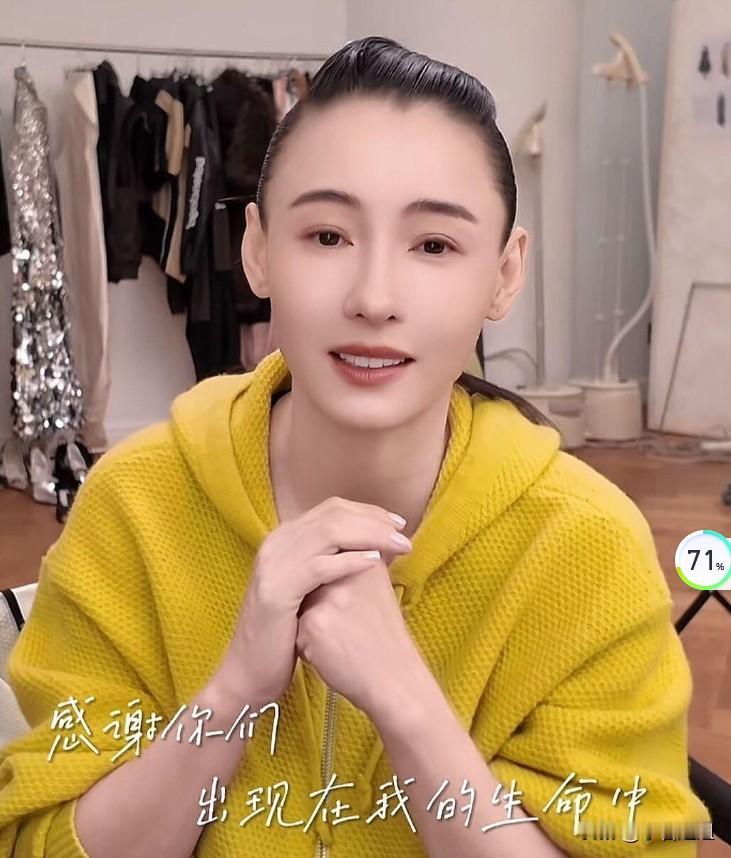 特意去查了一下张柏芝终于知道为啥她最近底气这么足了因为她这个人啊，其他什么