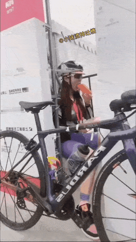 美女锻炼是为了什么，没搞明白，难道锻炼消耗体力，是为了多吃点，真是无语。