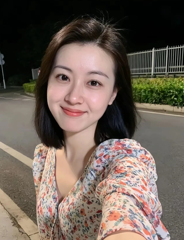 我一朋友87年的，一直坚持不婚主义，39岁了还没结婚。没生病之前，她觉得只要有钱