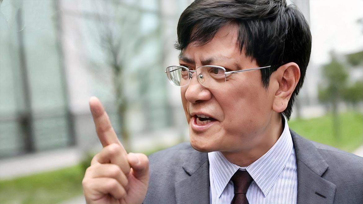 还记得那个敢说真话的网红校长，外号“大炮”的郑强吗？当年他在衡水中学，当着三