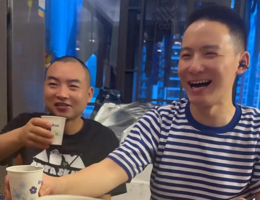 如果说解清帅过六一儿童节，大家会说装嫩，可是同龄人的谢浩男，却没有这样的感受。