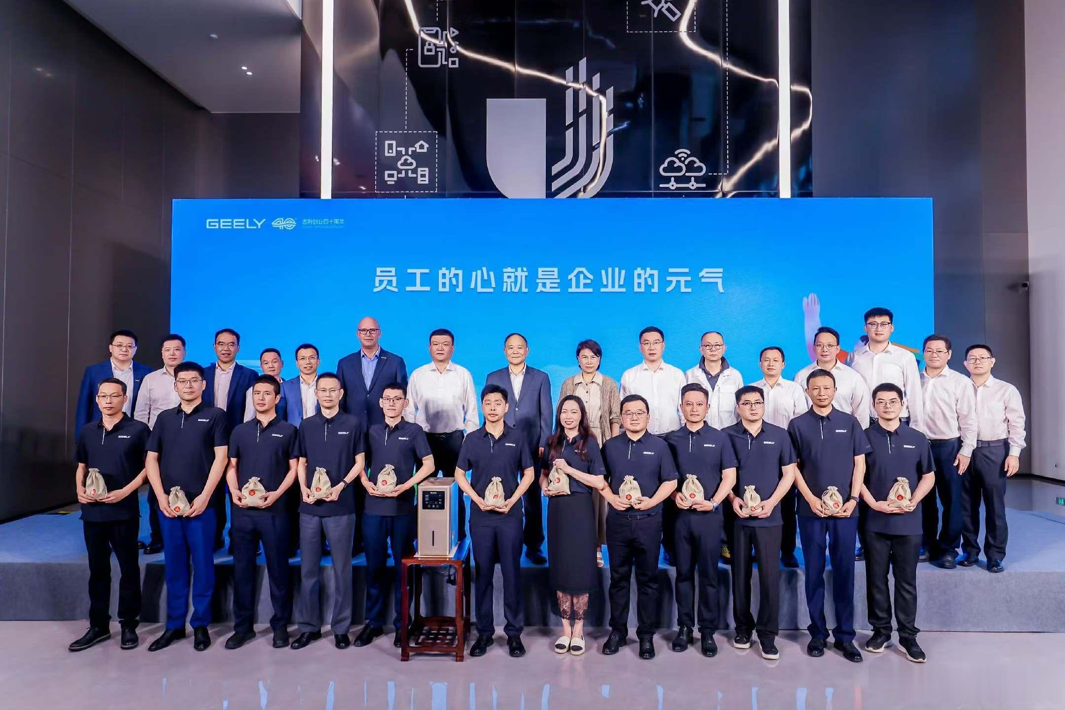 7月3日，吉利控股集团与格力电器正式签署战略合作框架协议。吉利与格力的合作很大概
