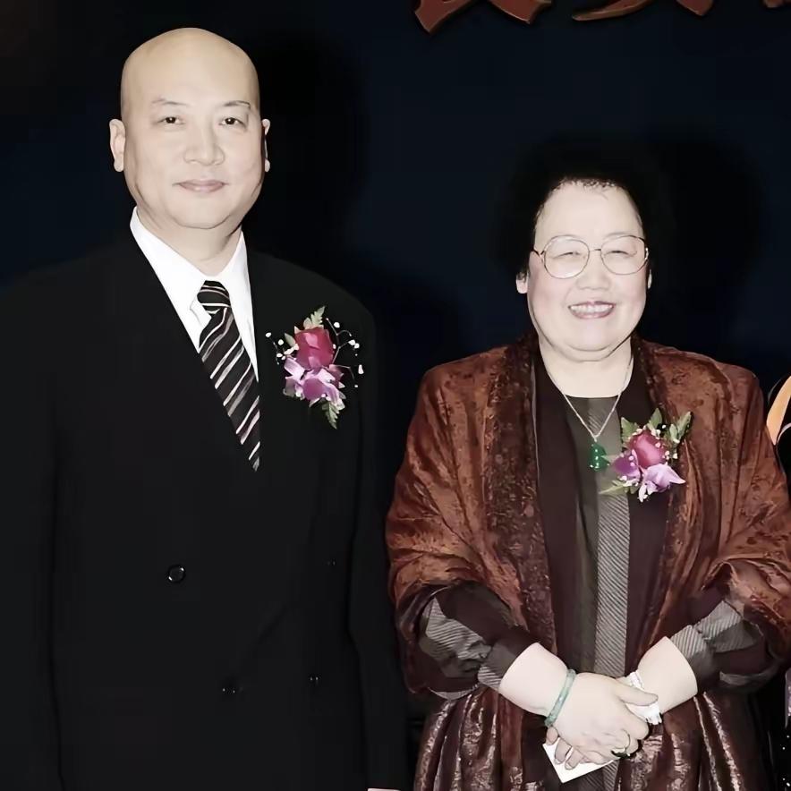 迟重瑞，往后余生估计都不会安心。两个人一起走了36年，早就离不开彼此了。