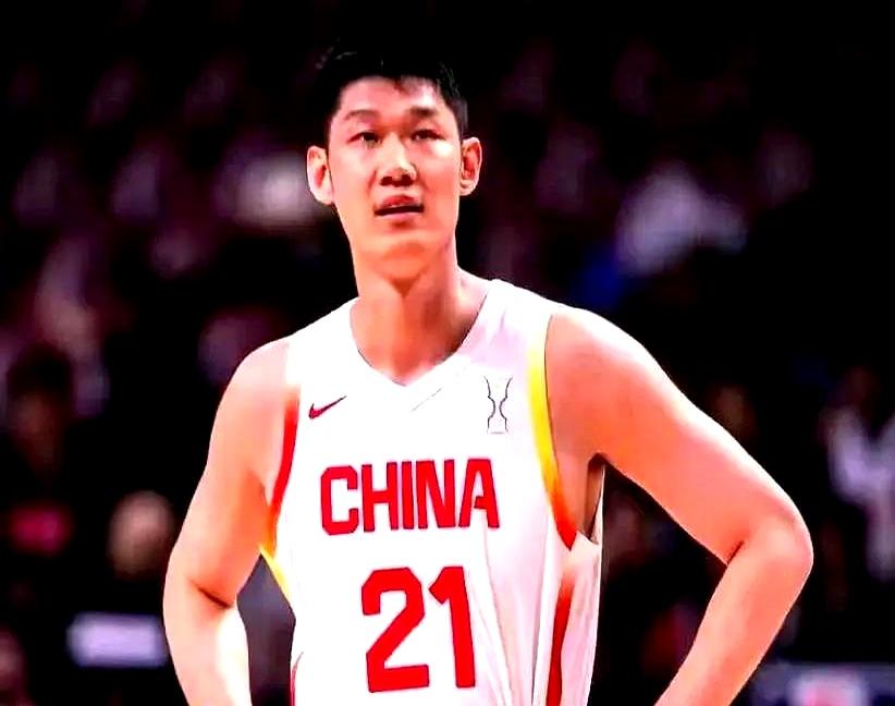 广东队新上任的小陈总动作真大，送走王少杰和杜润旺后，内线几乎空了，转头就砸重金加