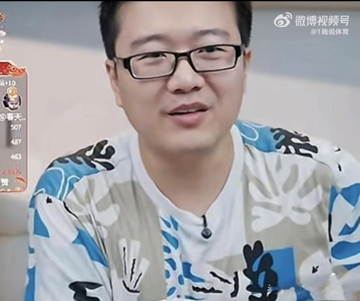 莱维说:还是那句话，王楚钦，大头这个自己接一下队长的位置，我觉得心里很清楚，就是