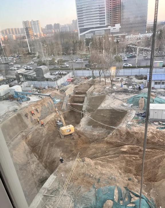 麦德龙通往西流湖站A口通道施工中郑州城市建设者建筑施工城市交通规划城市