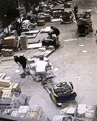 我觉得小哥哥是故意的。