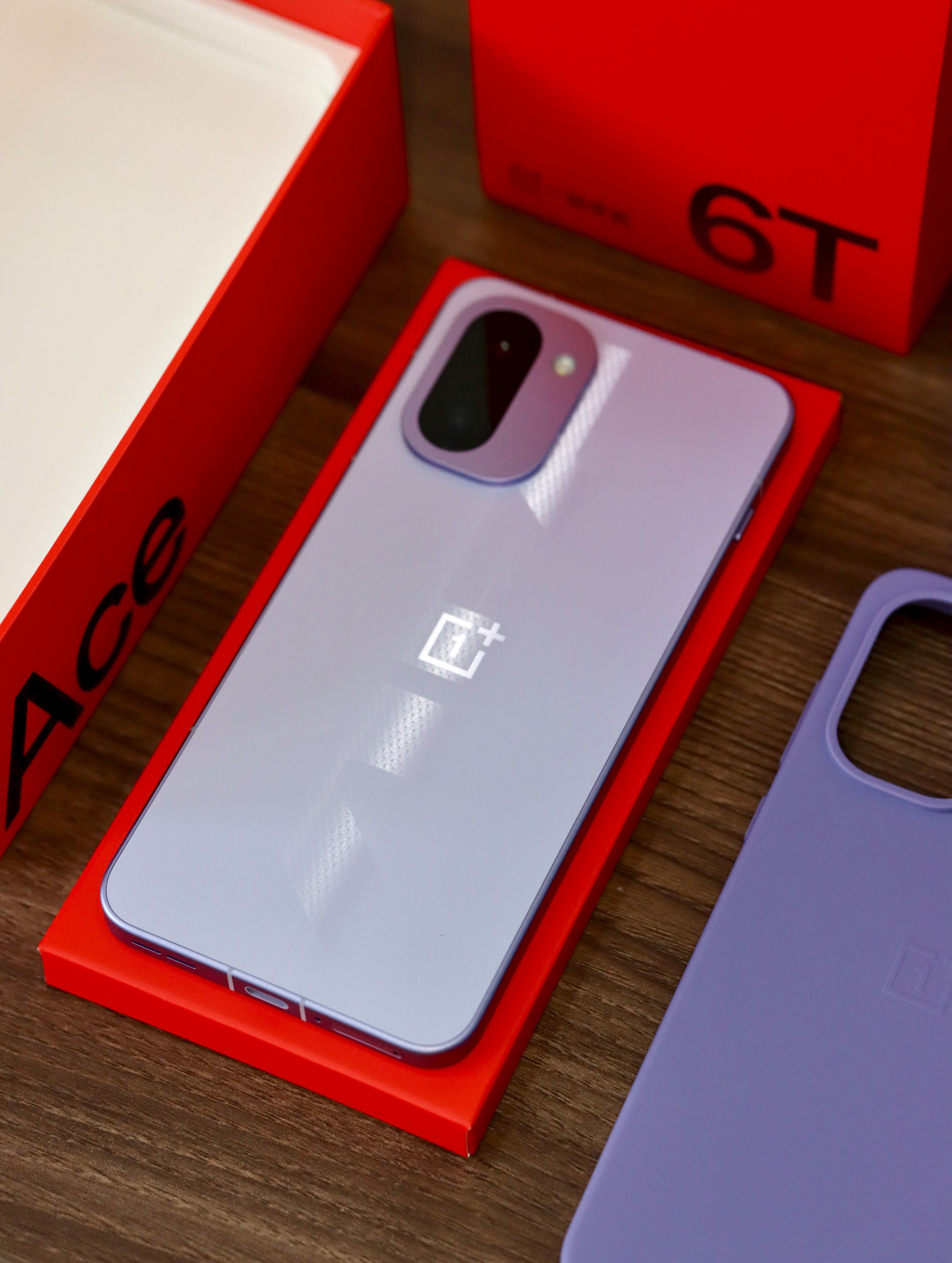 一加Ace6T的紫色真的是越看越好看