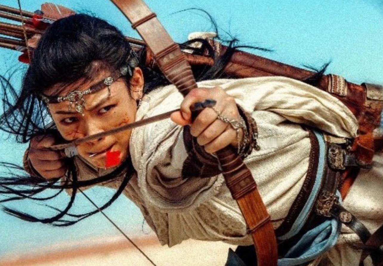 当时剧组都拍完杀青了，结果女主角塌了，有阿育娅戏份都得重拍，陈丽君临时顶上，全剧