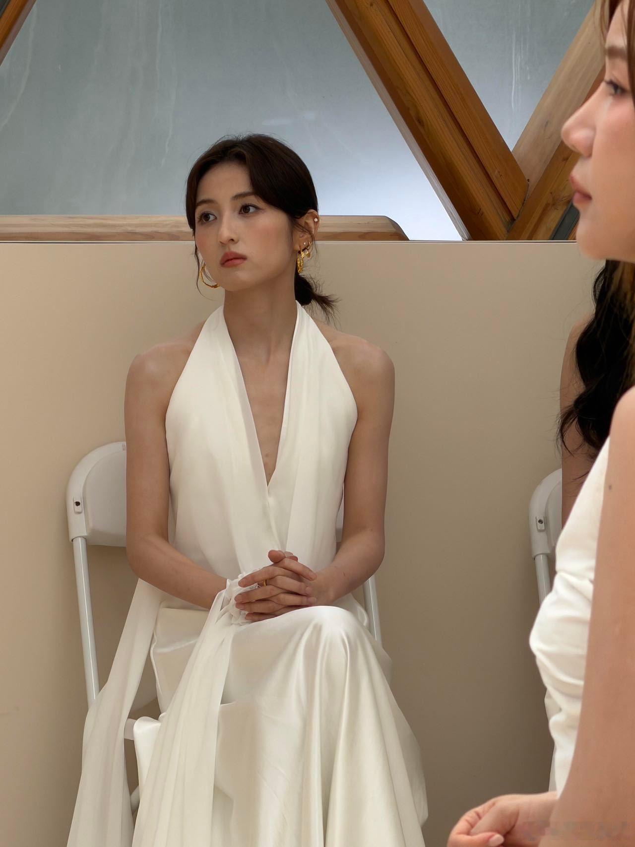 张子枫瘦了之后有熟女味道了原来少女和熟女之间只差褪去婴儿肥！张子枫瘦下来之后，五