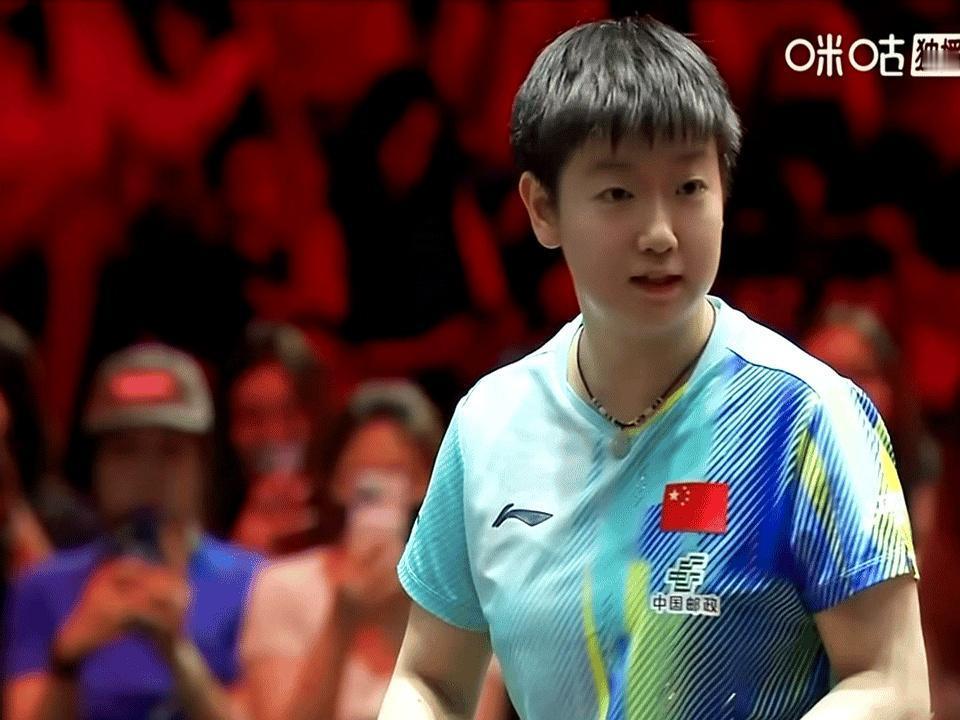 你敢信？孙颖莎主动帮对手翻案，转头就吃裁判黄牌？！第三局8-5领先的关键节