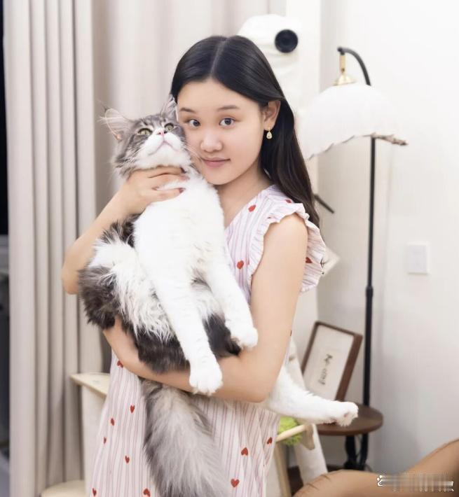 代露娃讲原生家庭，为什么遭反噬因为她父母在努力推举她，只有在小事上做的不好而已。