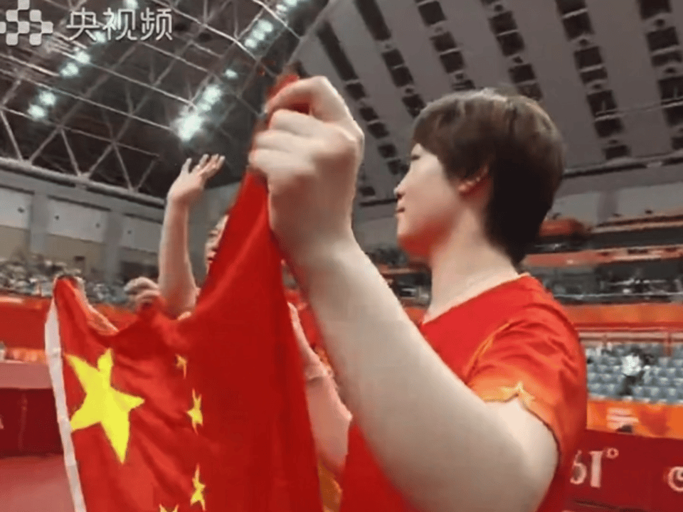 赢了之后笑的好憨憨​​​