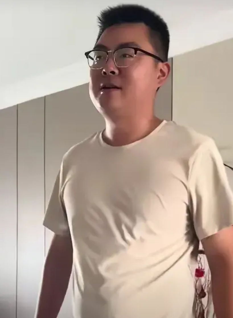 郭威与许妈姚爸闹翻，两个儿媳也与许妈闹翻，姚爸堂兄弟也与许妈闹翻，连潘大律师也与