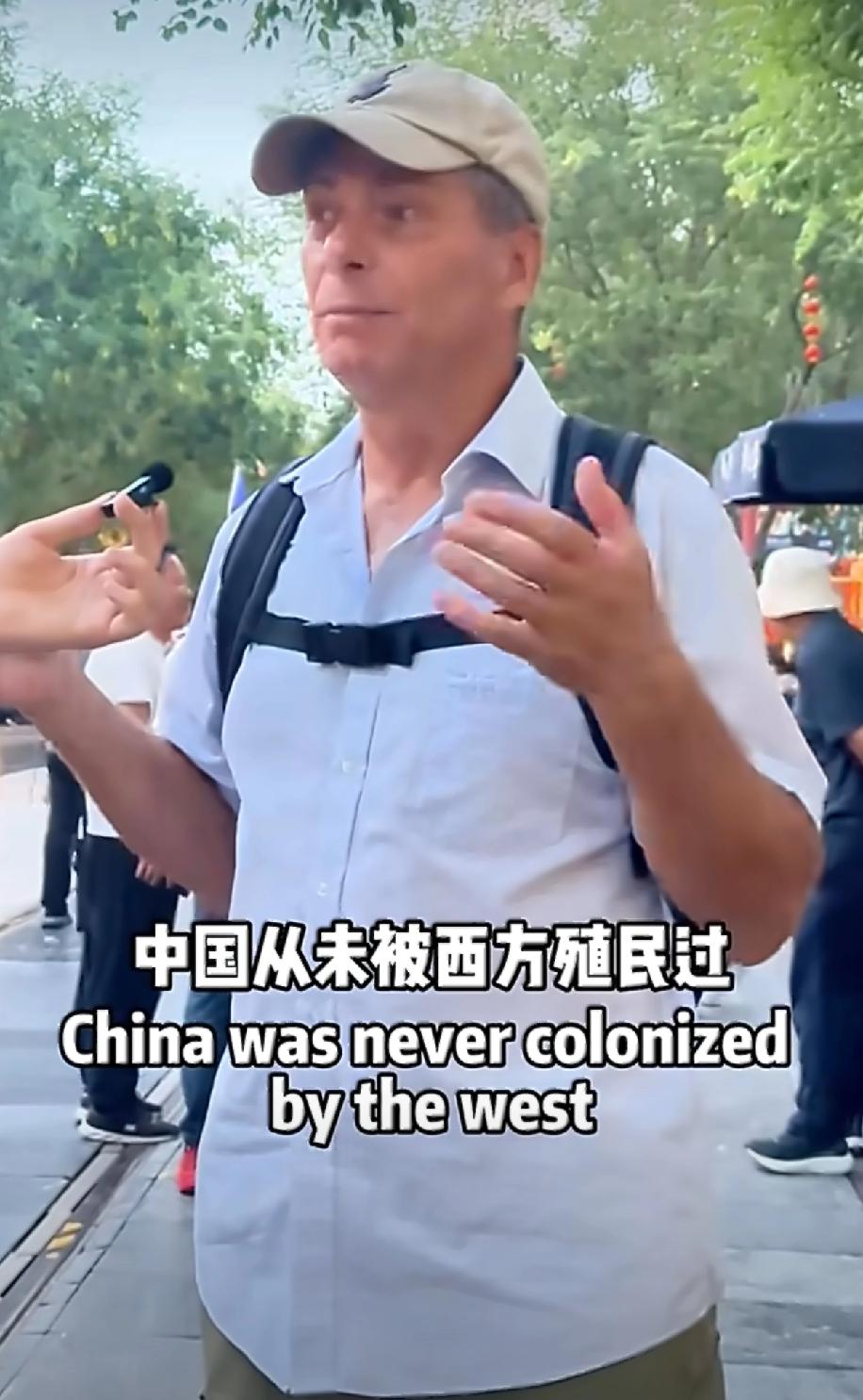 “中国英语使用率低”这个说法，其实得看跟谁比、怎么比。加拿大游客那句“中国从没被