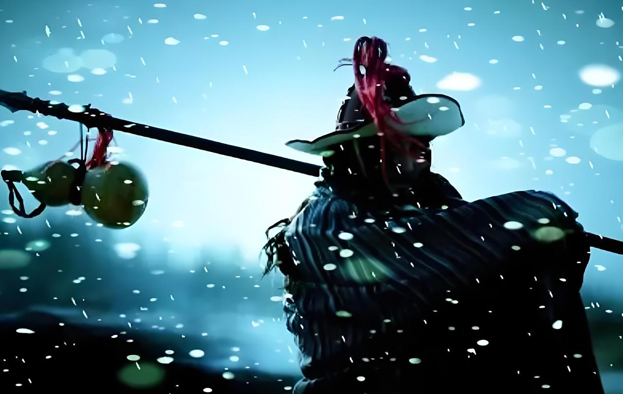 洪教头很傻？他精着呢！《水浒传》里写他被林冲一棒扫倒，满庄人笑他自不量力，可没人